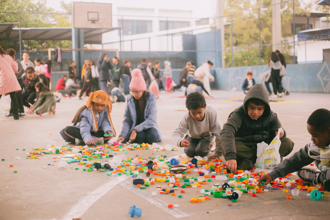 You are currently viewing Transer se torna ponto de coleta do Projeto Tampinhas que Curam: sua doação vira esperança para crianças com câncer